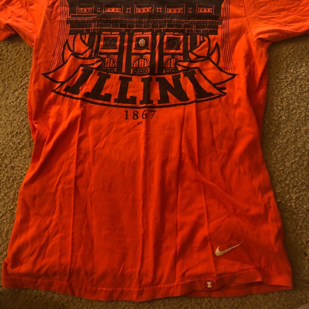 3/20$ nike Illini t shirts